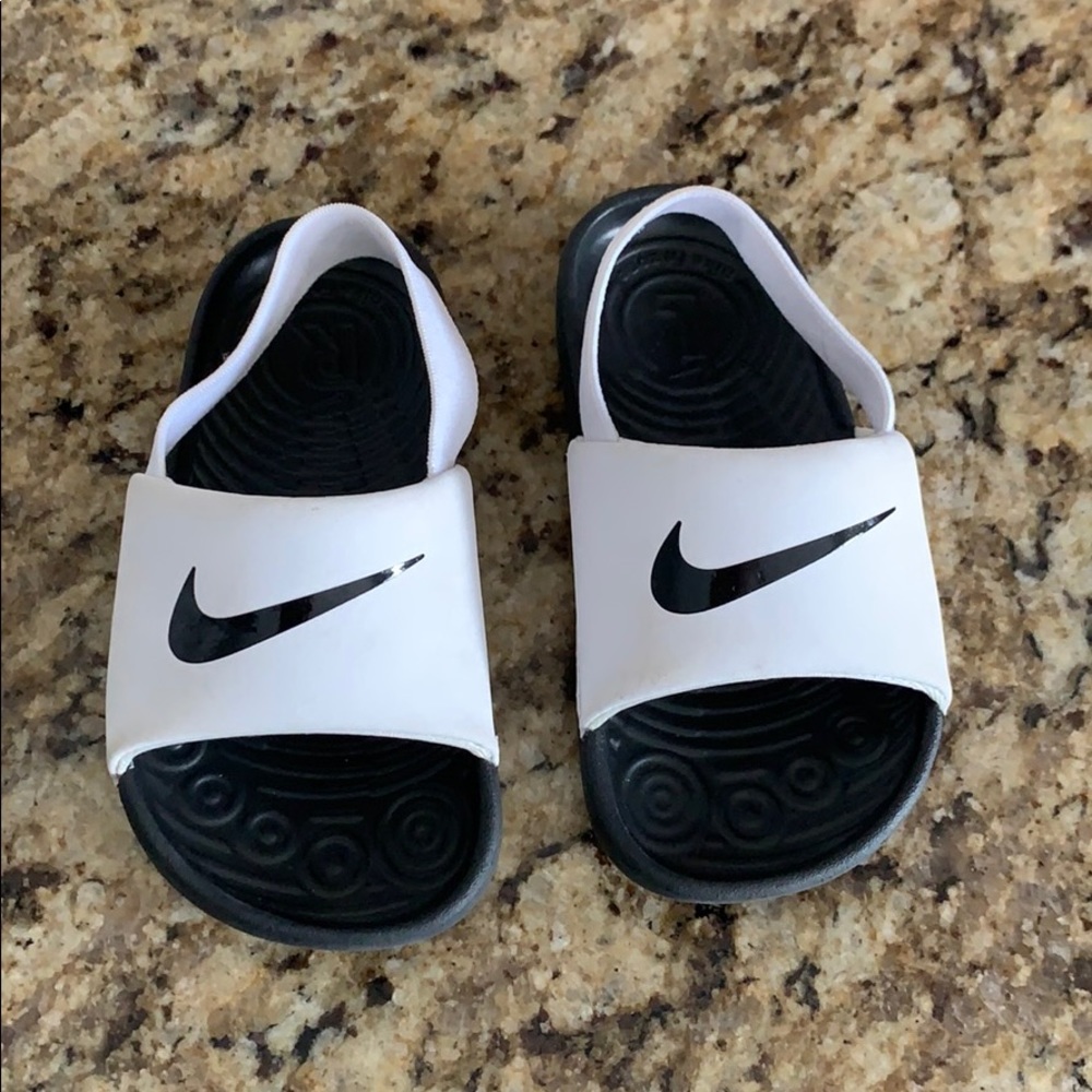Toddler Nike slides sandles